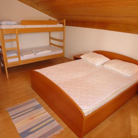 Apartments Dinko Новаля Екстериор снимка