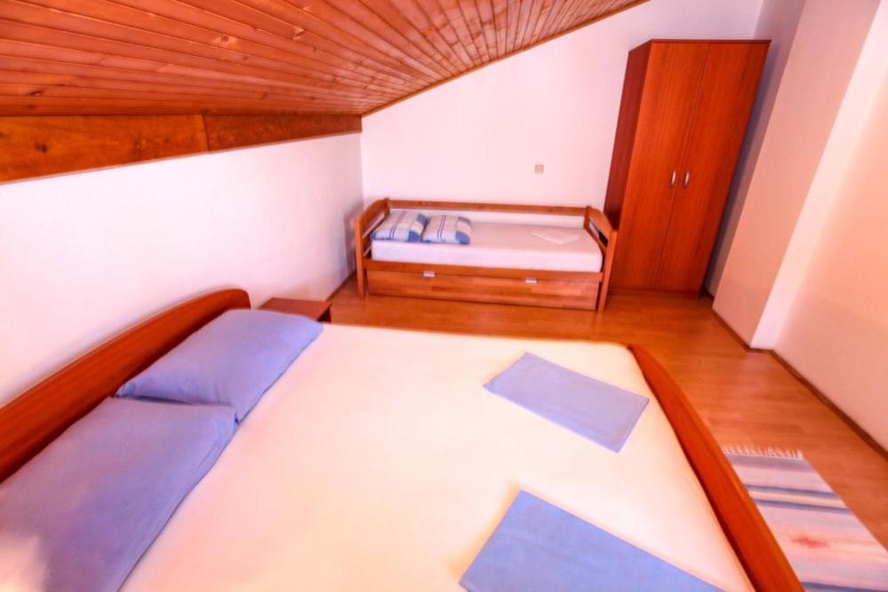 Apartments Dinko Новаля Екстериор снимка