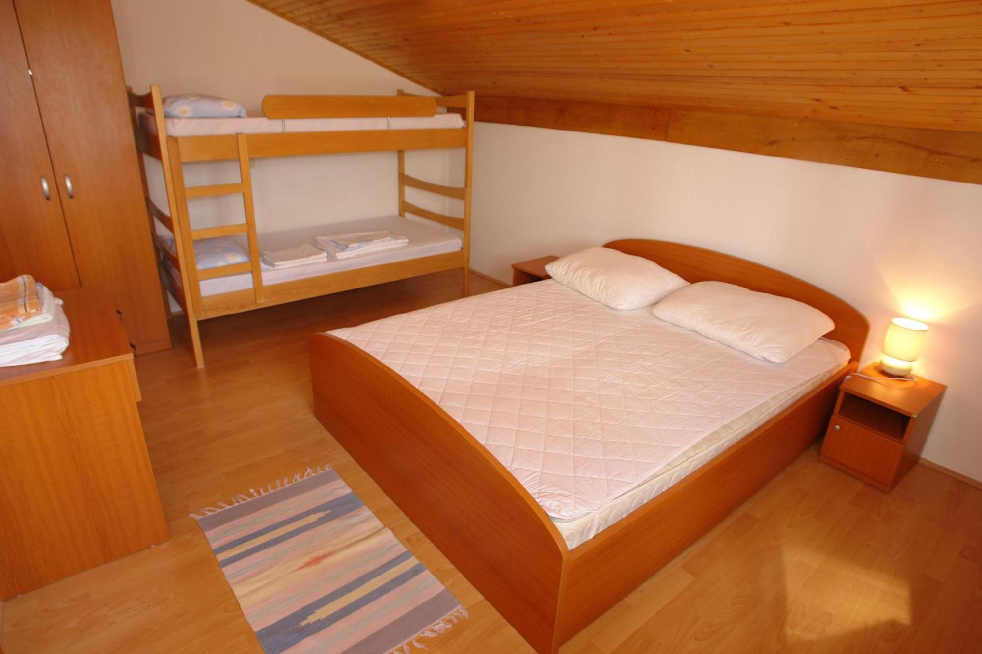 Apartments Dinko Новаля Екстериор снимка