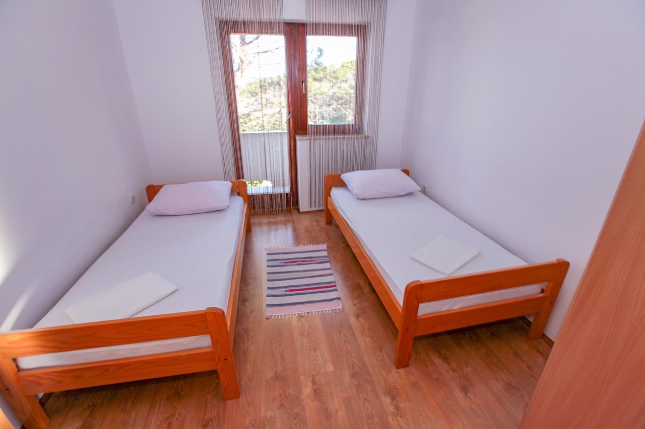 Apartments Dinko Новаля Екстериор снимка