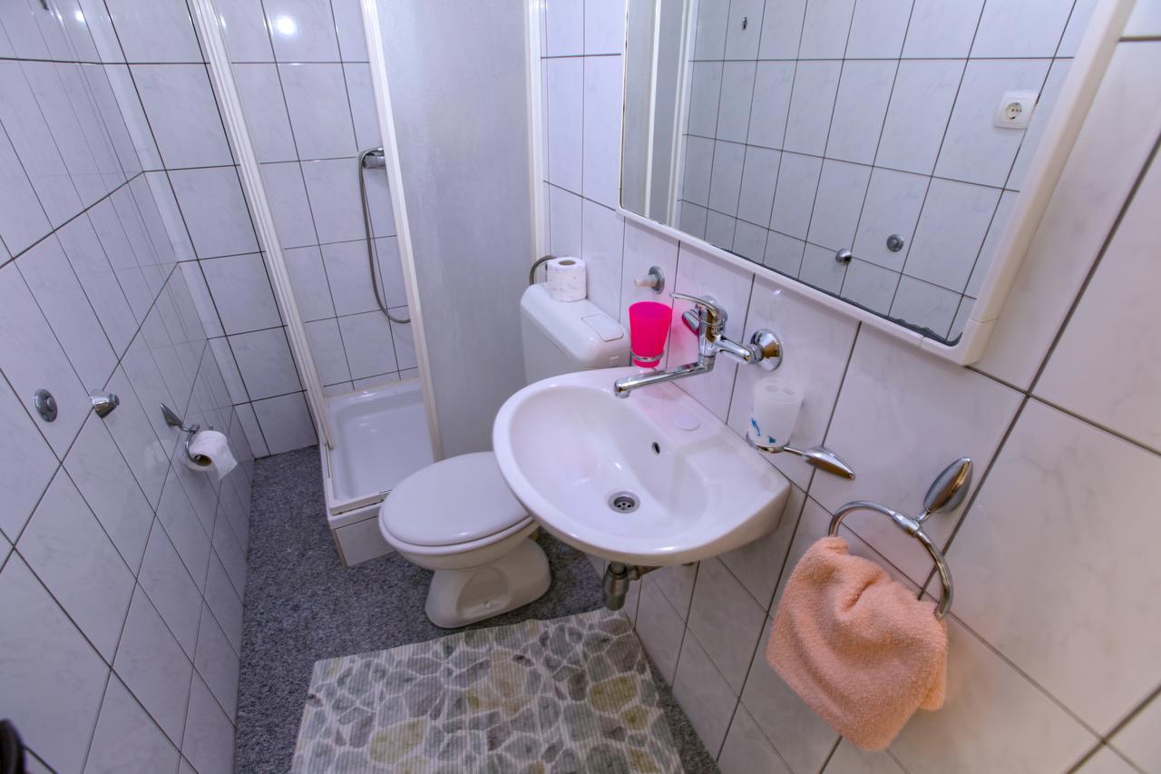 Apartments Dinko Новаля Екстериор снимка